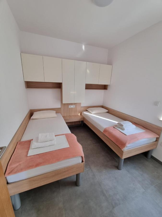 Apartments Lackovic Starigrad Paklenica Ngoại thất bức ảnh